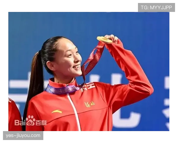 常园训练完直接啃鸡腿？这自律和放纵切换也太丝滑了