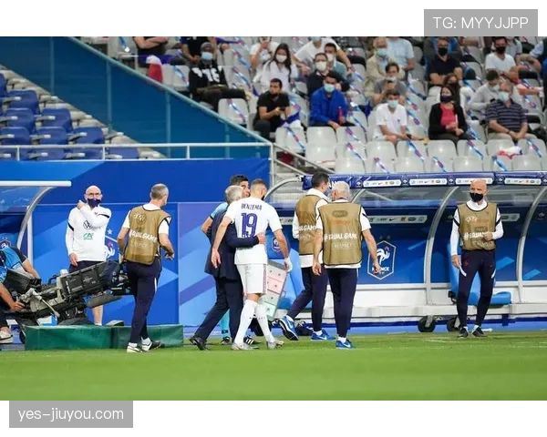 本泽马离开欧洲足坛后，其历史地位是否已尘埃落定？